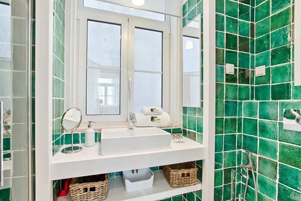 BmyGuest - Alfama Terrace Apartment