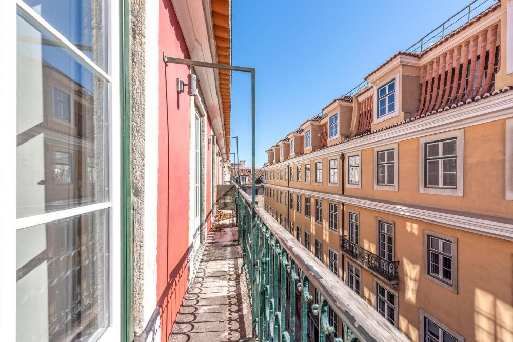 GuestReady - Modern 2BR Baixa Apt for up to 5 Guests!