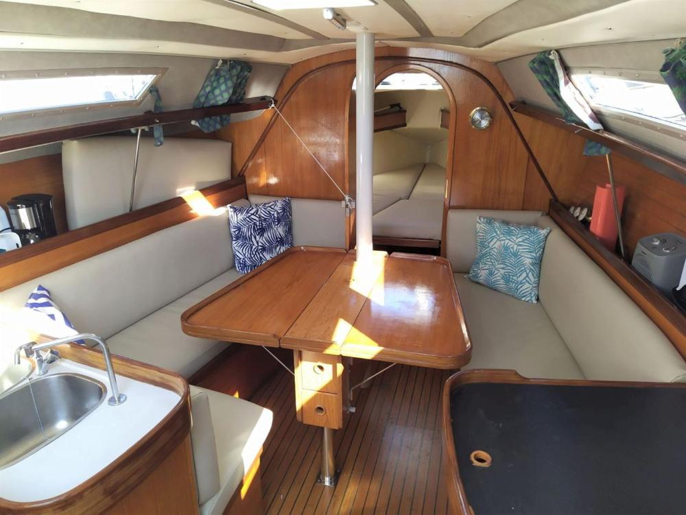 Holidays in a sailboat with a free sunset tour