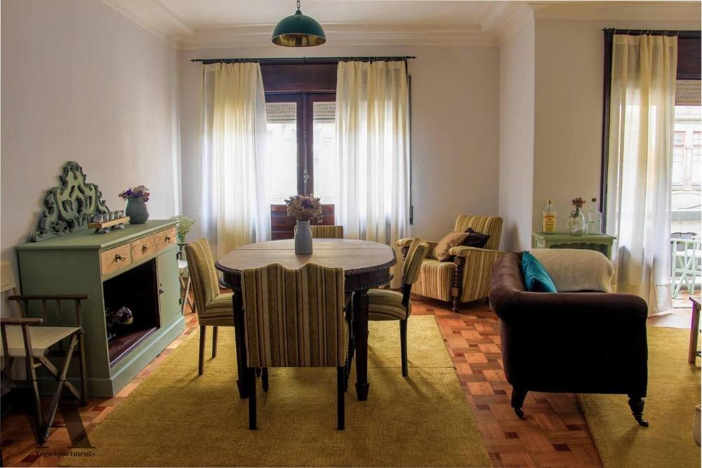 Beautiful 3-Bed Apartment in Porto Portugal